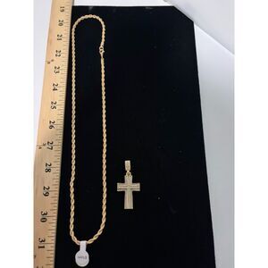 NEW 24" gold tone chain with lobster clasp and pendant -CROSS